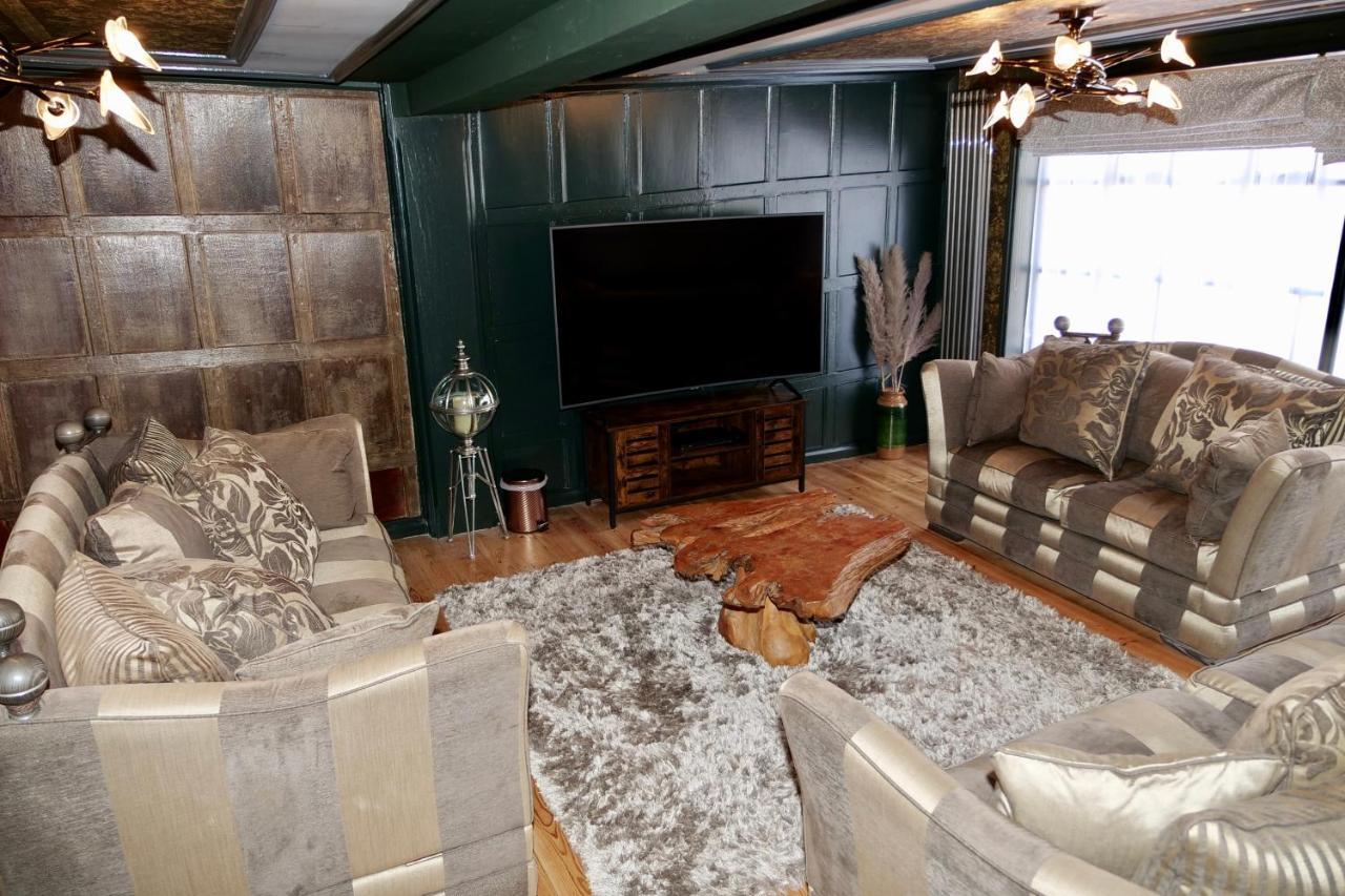 Luxury 9 Bed Manor House Hot Tub Cinema Room Skytv Saffron Walden Esterno foto