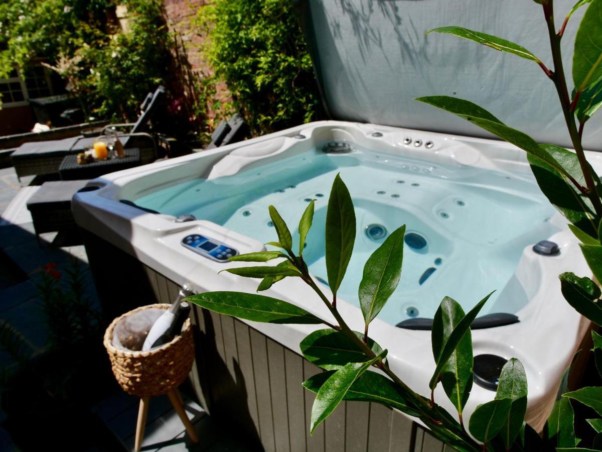 Luxury 9 Bed Manor House Hot Tub Cinema Room Skytv Saffron Walden Esterno foto