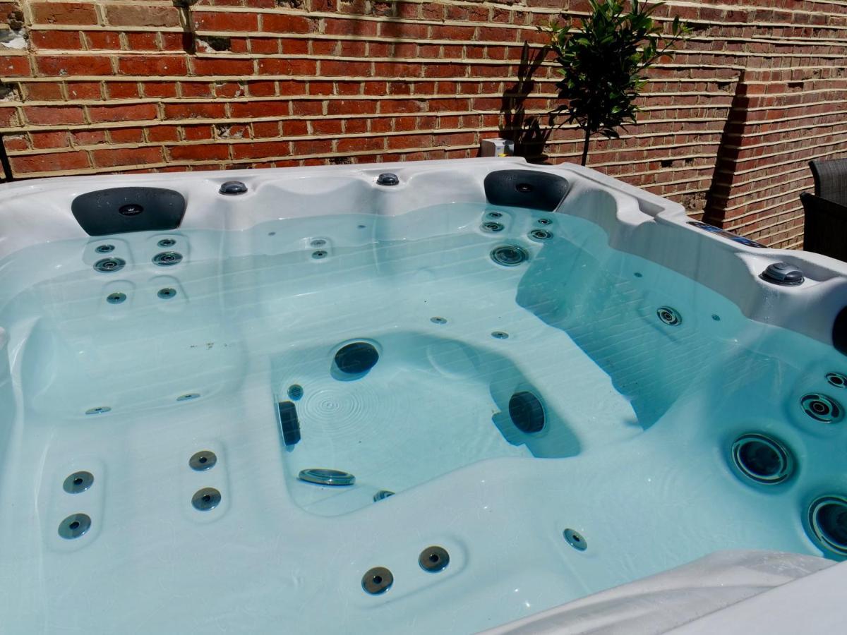 Luxury 9 Bed Manor House Hot Tub Cinema Room Skytv Saffron Walden Esterno foto